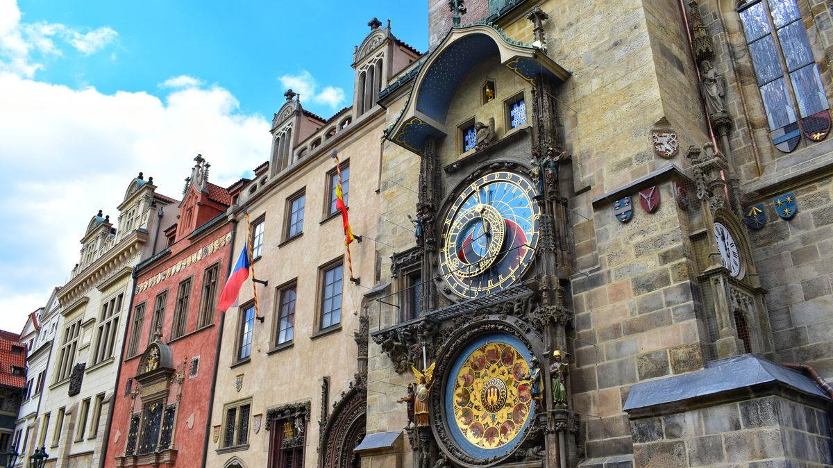 Praha vymění kalendárium na orloji za novou kopii